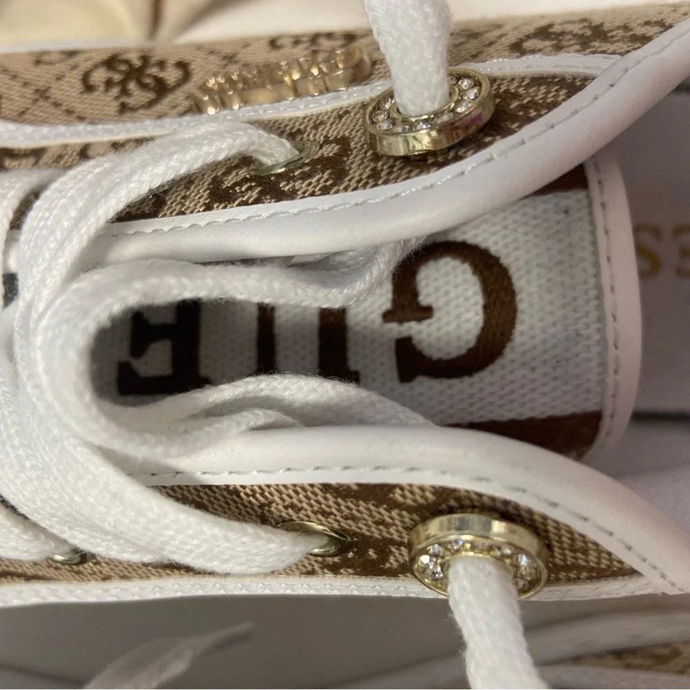 Guess low top